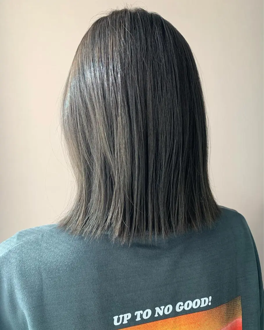 ミディアム カラー アッシュ アッシュグレー hubhair レイヤー/透明感のヘアスタイル
