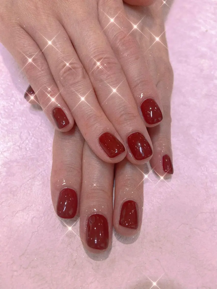 ネイル 赤色 ハンドネイル ハンドケア Moci Nail Salonのネイルデザイン