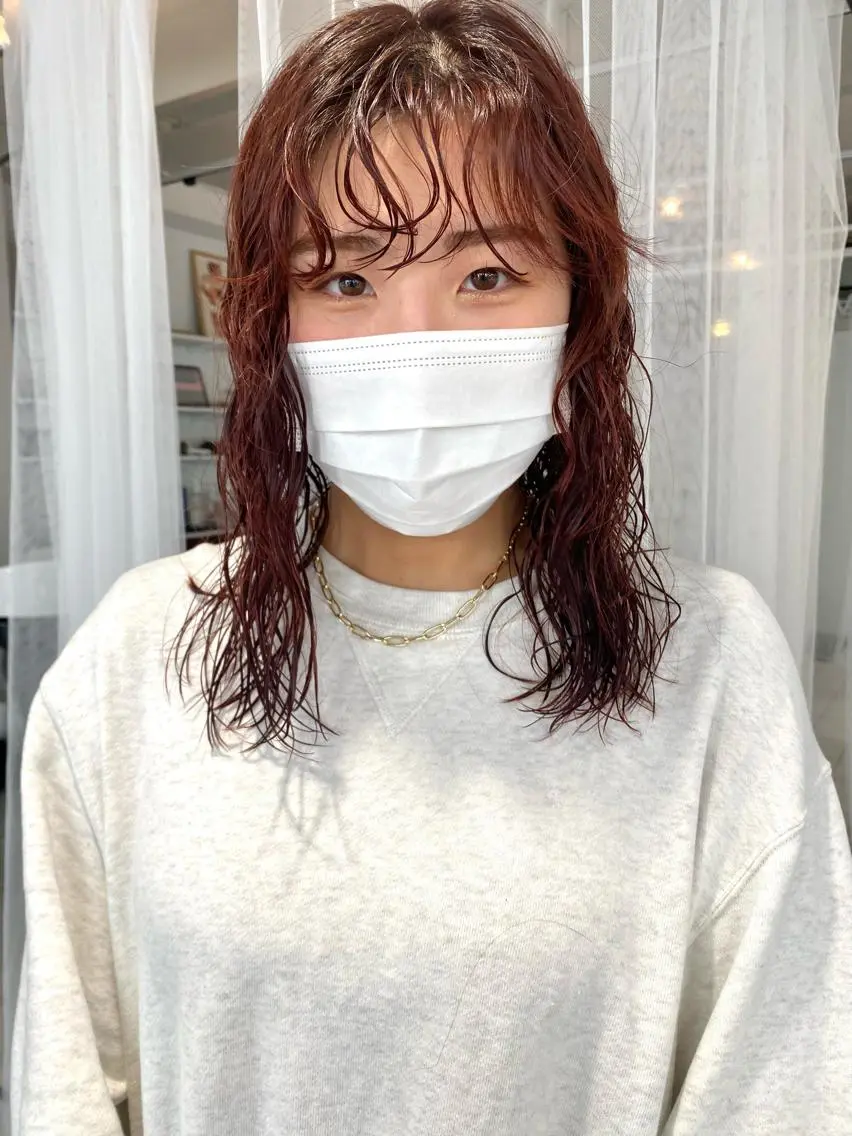 セミロング サトウ ナナのヘアスタイル