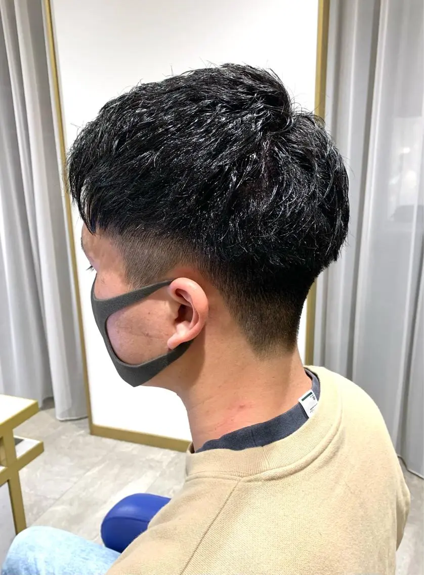 ショート ヘアアレンジ メンズ アップバング メンズショート 刈り上げ ショートヘア メンズパーマ職人 加藤 弘貴のヘアスタイル