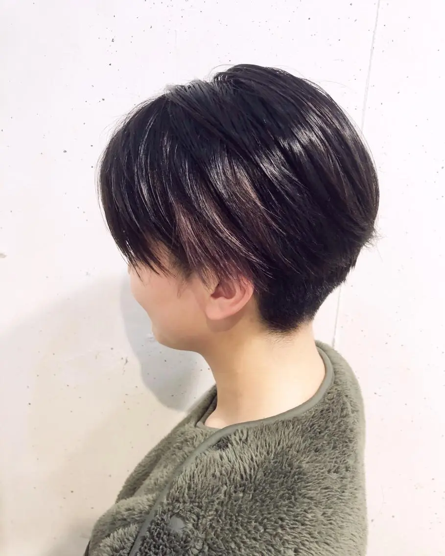 ショート カラー パープルカラー ボブ/縮毛/レイヤー モトナリのヘアスタイル