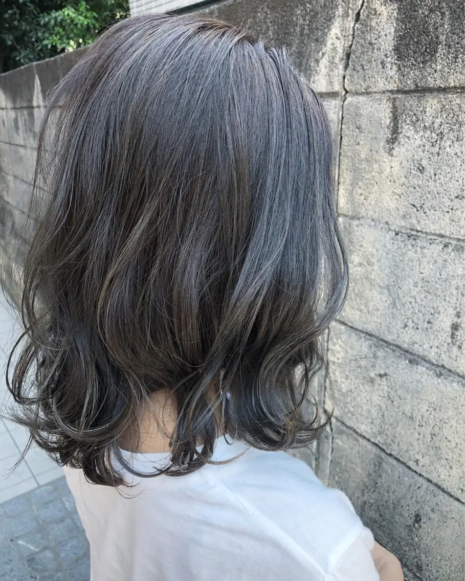 ミディアム カラー パーマ ハイライトカラー ハイライト 【白髪ぼかし】 矢内　夏輝のヘアスタイル