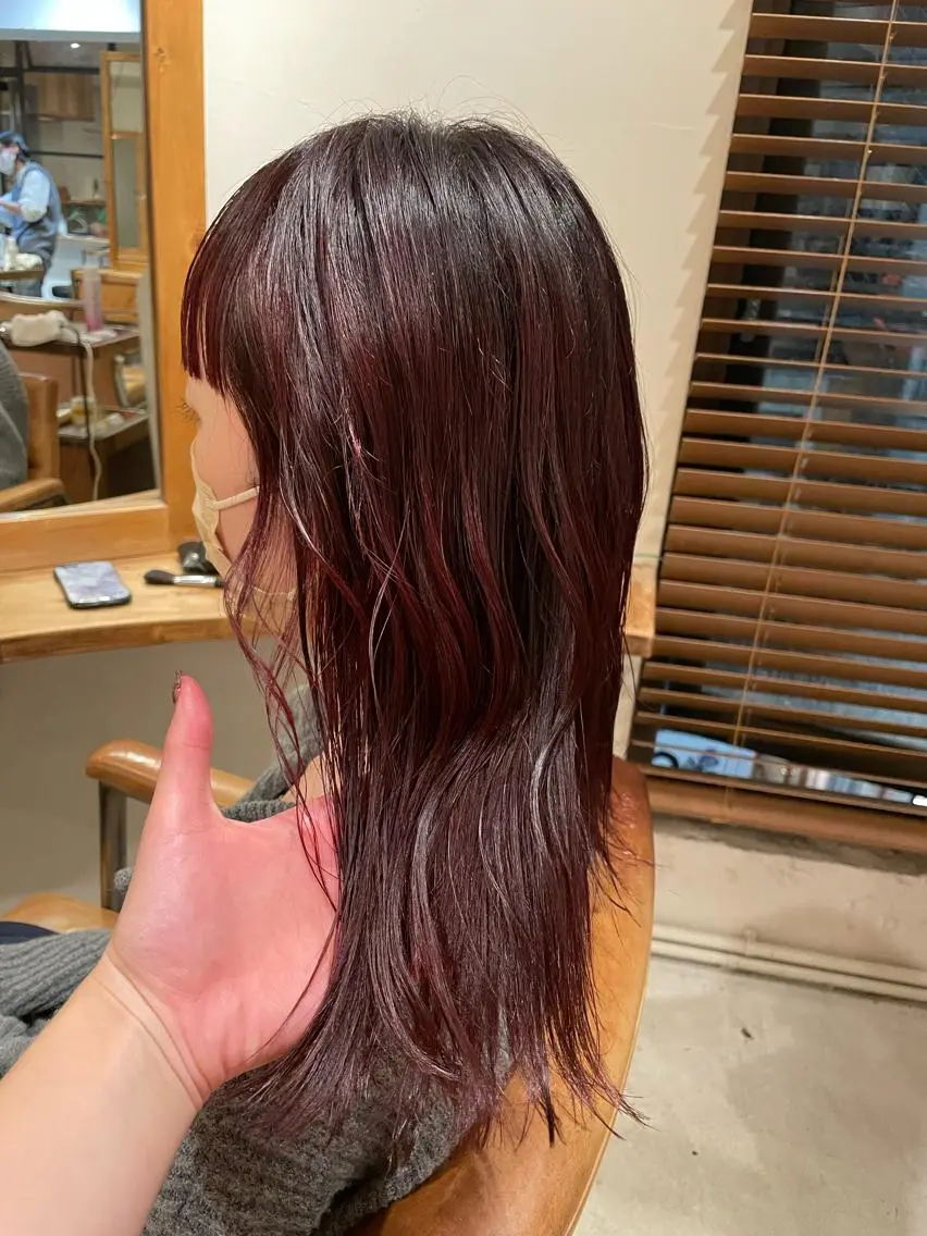 カラー ボルドーカラー ファッションに 溶け込むstyleのヘアスタイル
