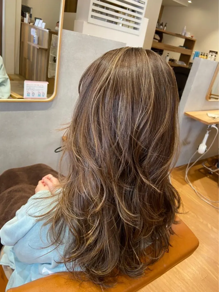 ロング ハイライト chill out 南塚口本店のヘアスタイル
