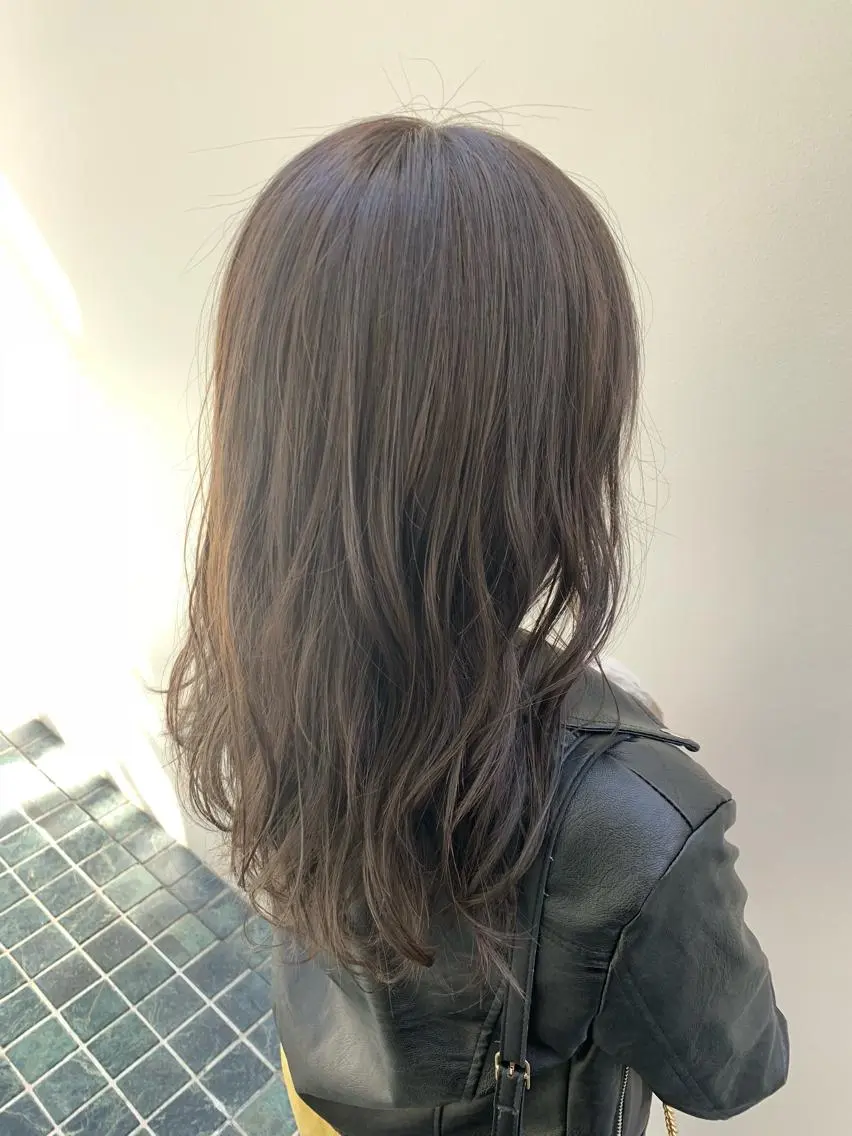 ロング カラー アッシュ ベージュカラー マンツーマン×半個室 まちだきょうすけのヘアスタイル