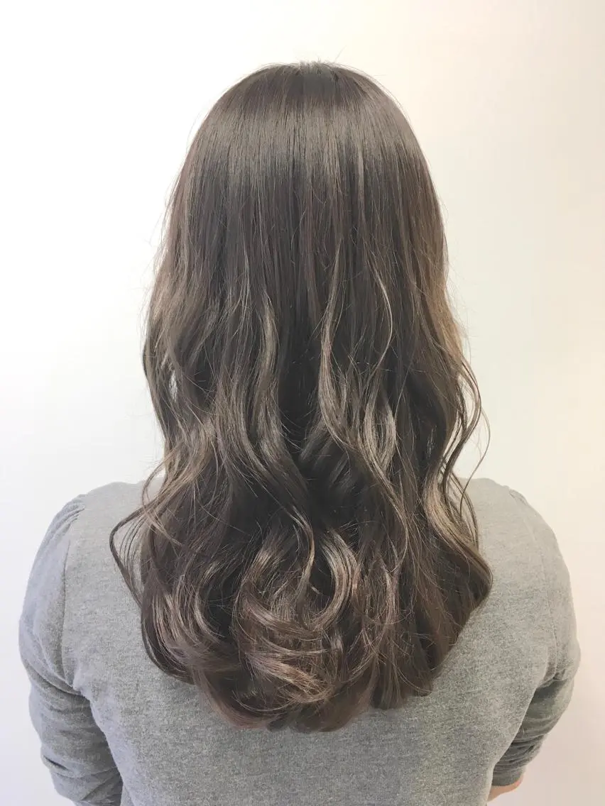 ロング カラー グレージュ yoshi ☆のヘアスタイル