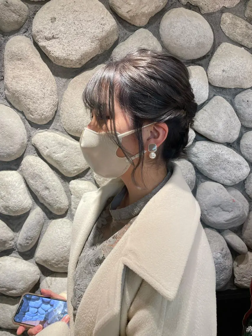 ミディアム 透明感オリーブ🫒/ ブリーチなしWカラーのヘアスタイル