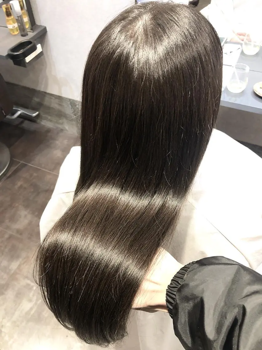 ロング パーマ ストレートパーマ 💎赤み消しカラー 特化型デザイナー💎のヘアスタイル