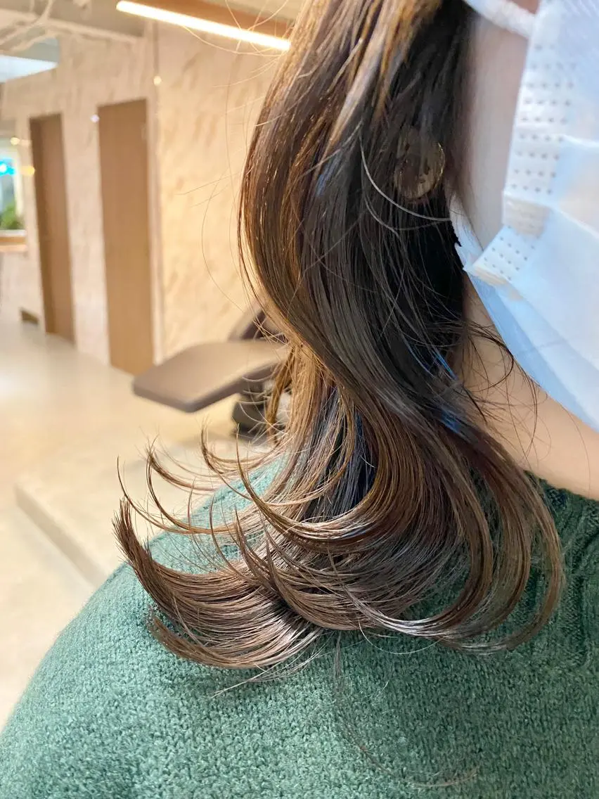 ミディアム カラー アッシュ オリーブアッシュ ハイトーン×似合わせ 🌱中川慎之介のヘアスタイル