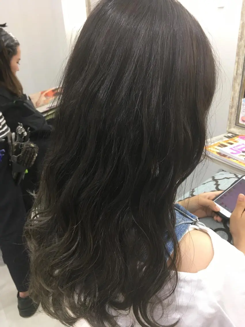 セミロング カラー 髪質改善 中川 翔のヘアスタイル