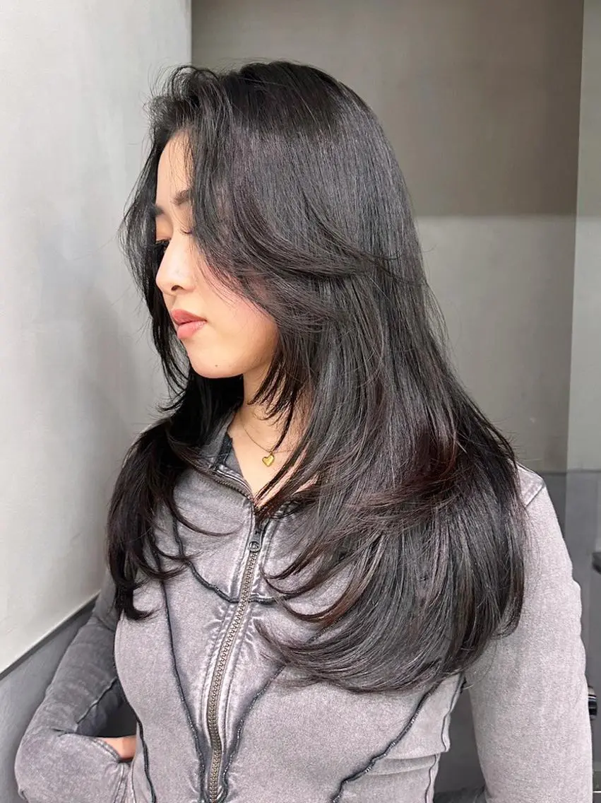 カラー セミロング グレージュ レイヤーカット カット ヘアカラー トリートメント ITbyALBUM 八王子店のヘアスタイル