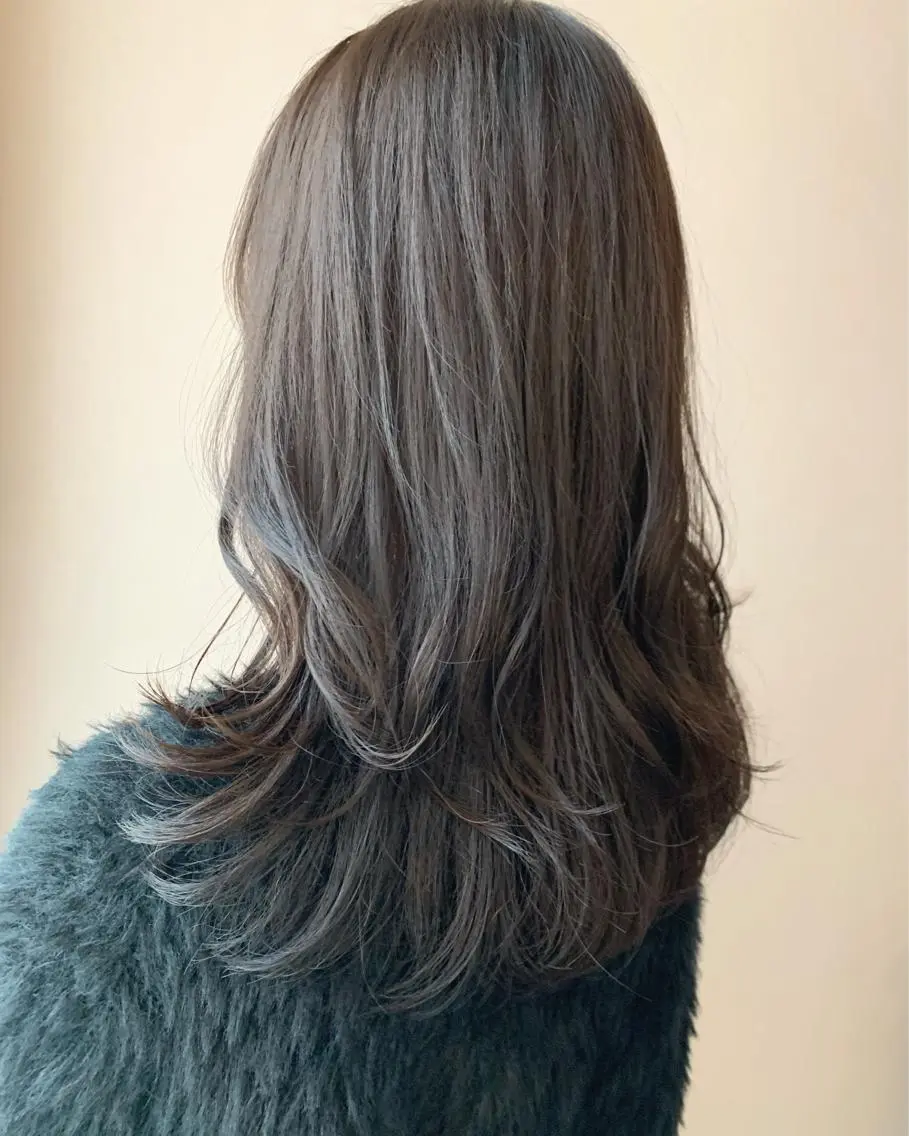 ロング カラー グレージュ レイヤーカット hubhair レイヤー/透明感のヘアスタイル