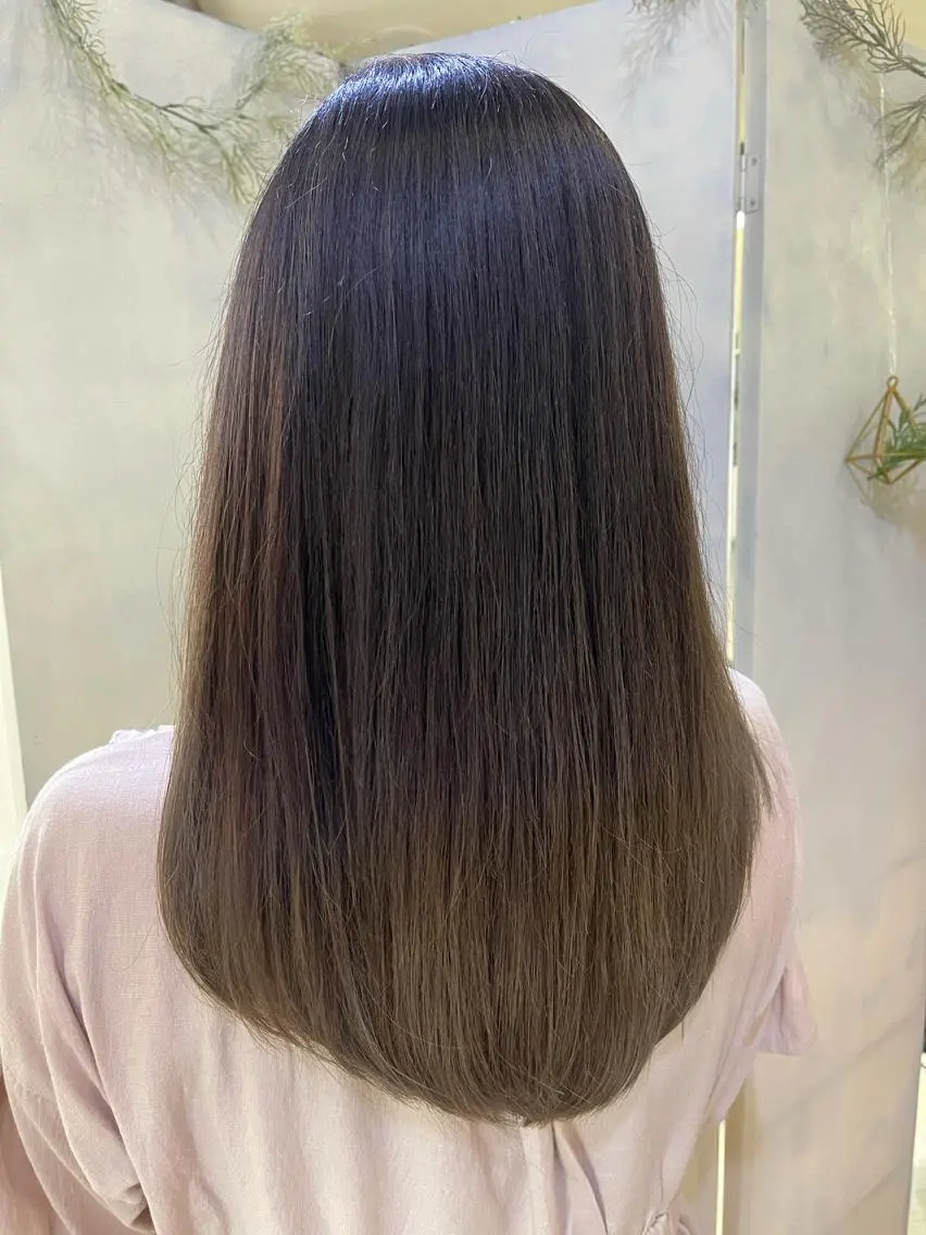 セミロング カラー ハイトーン belle ナホのヘアスタイル