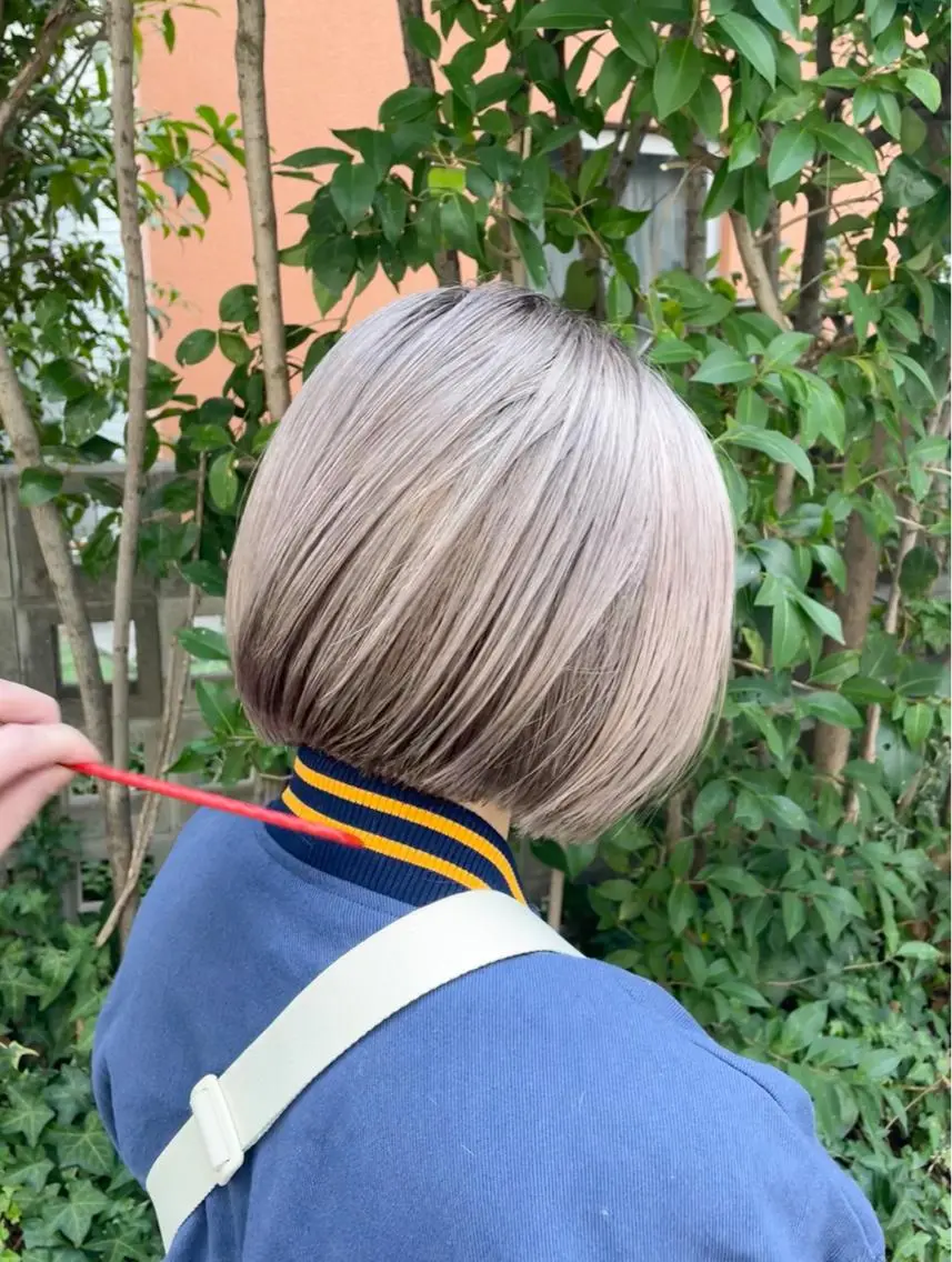 ショート カラー パーマ ヘアアレンジ ハイトーンカラー ボブ 大人スタイル 太田のヘアスタイル