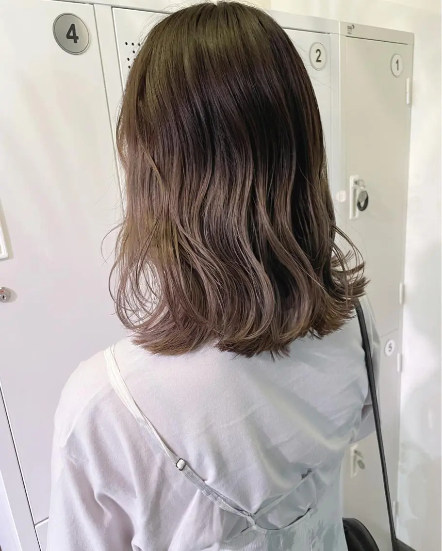 ミディアム カラー ヘアカラー トリートメント CARICIA 白木 由里加/新栄のヘアスタイル