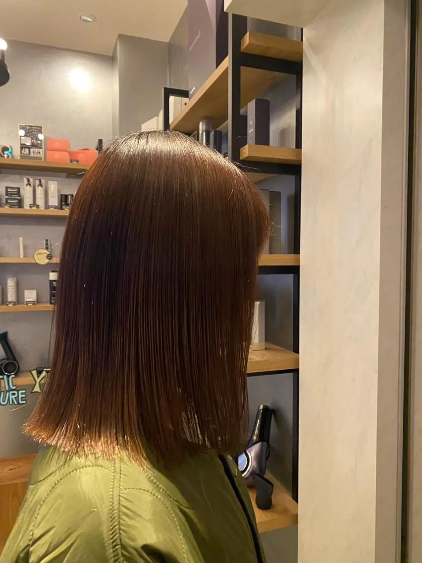 ミディアム 羽根 ひよりのヘアスタイル