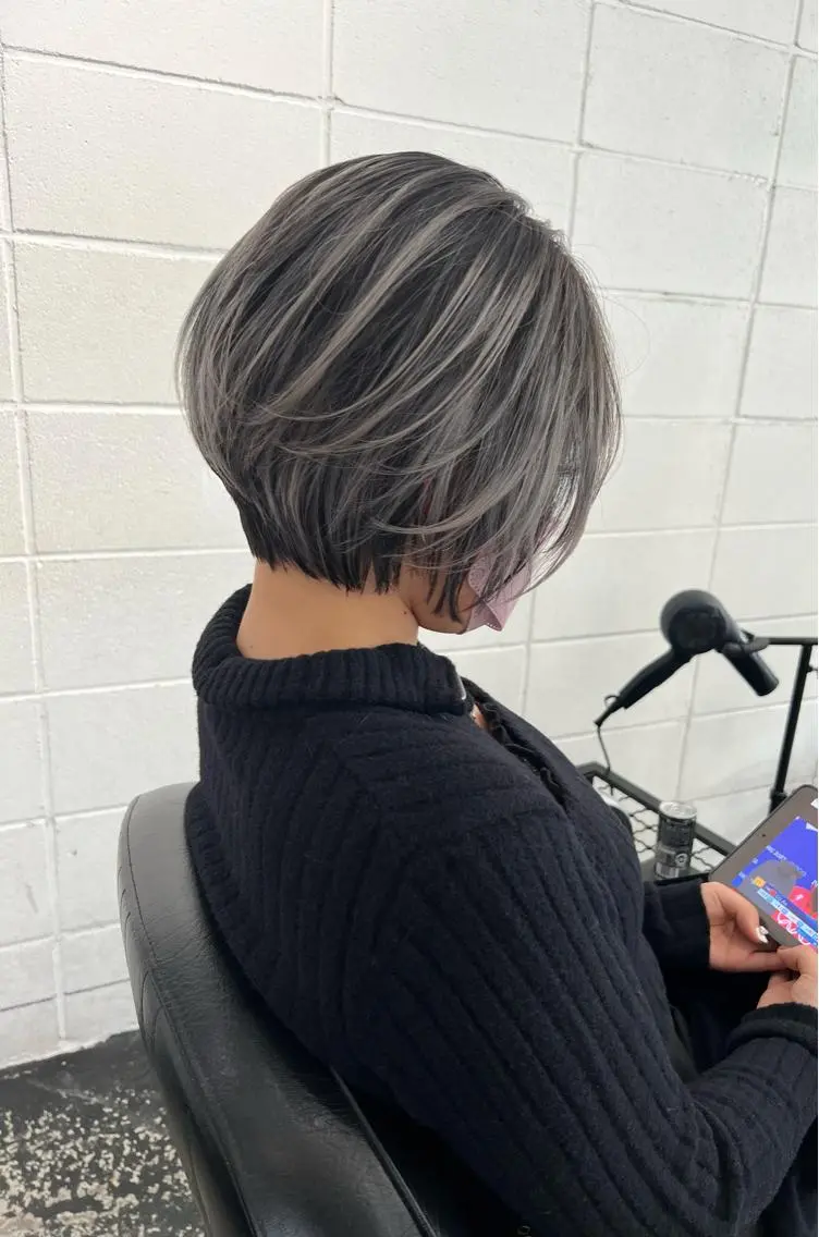 ミディアム カラー パーマ ヘアアレンジ メンズ キッズ ネイル マツエク・マツパ アイブロウ ミディアムレイヤー メンズブリーチ メンズハイライト メンズインナーカラー メンズ韓国風 ブリーチ　ハイトーン 特化🌈フジタハルキのヘアスタイル