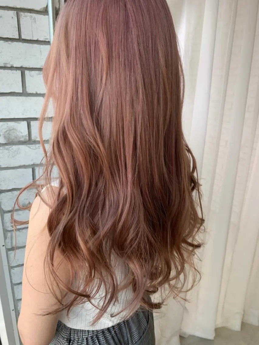 ロング カラー ベージュカラー コーラルベージュ LUXBE LUCEのヘアスタイル