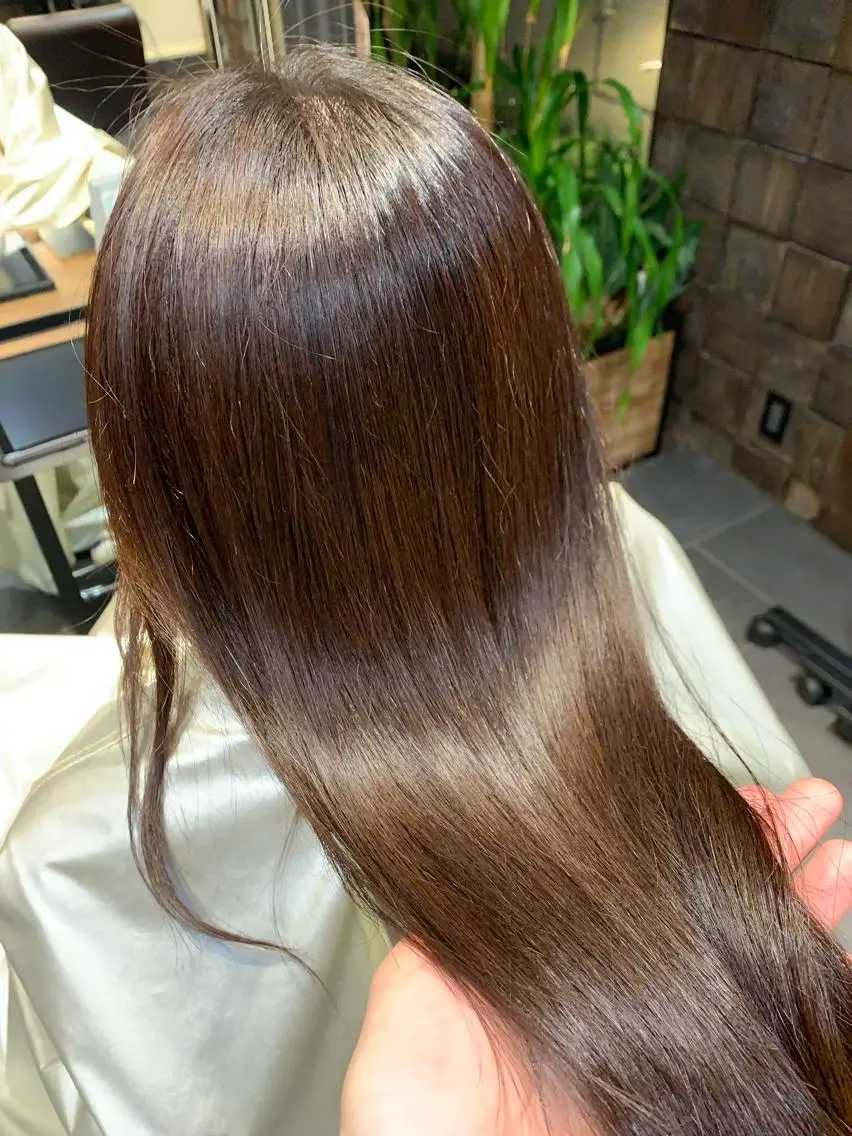 ロング トリートメント 齊藤政太 顔周り カット 透明感カラーのヘアスタイル