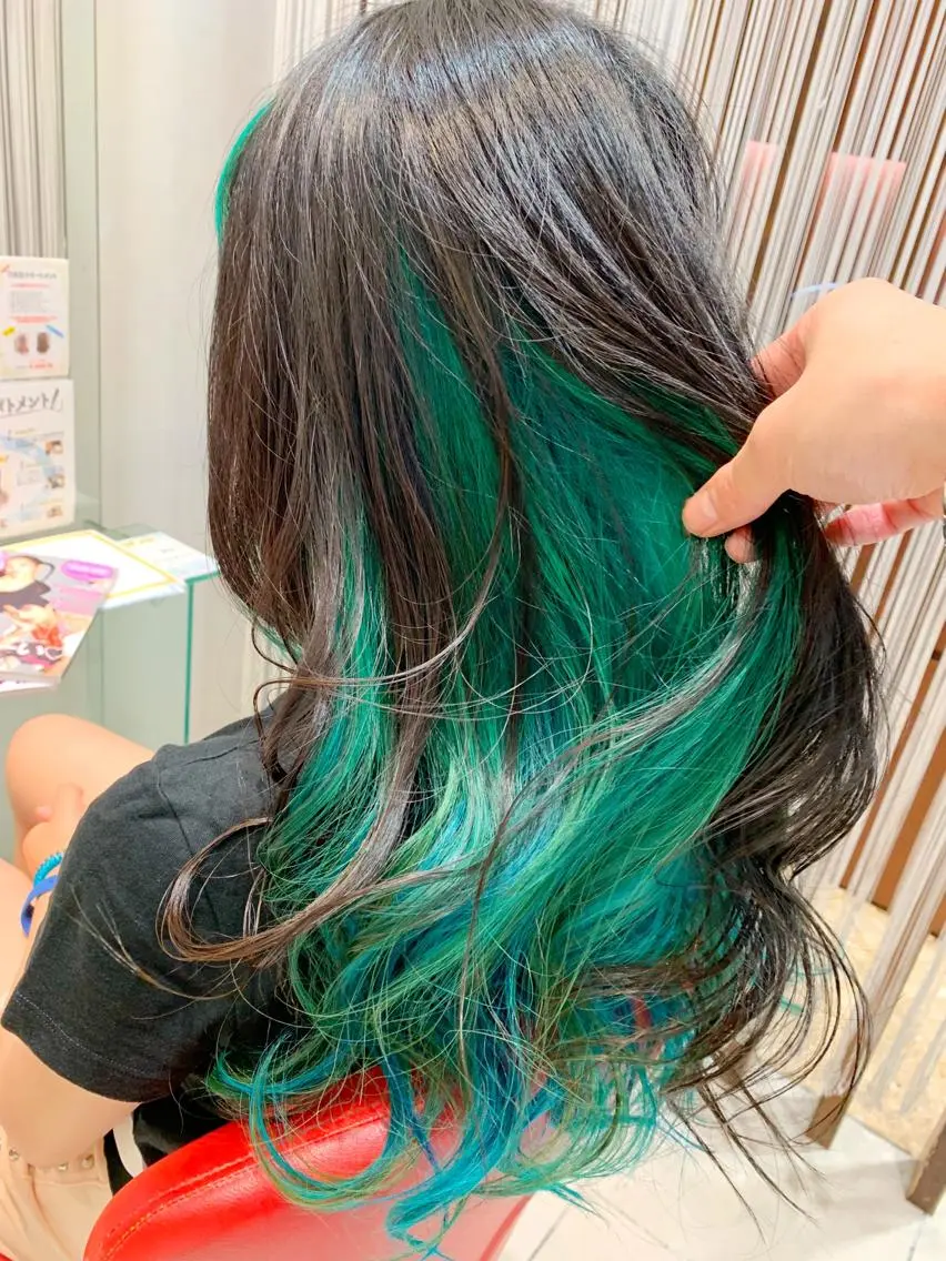 カラー インナーカラー EARTH検見川浜 鈴木学のヘアスタイル