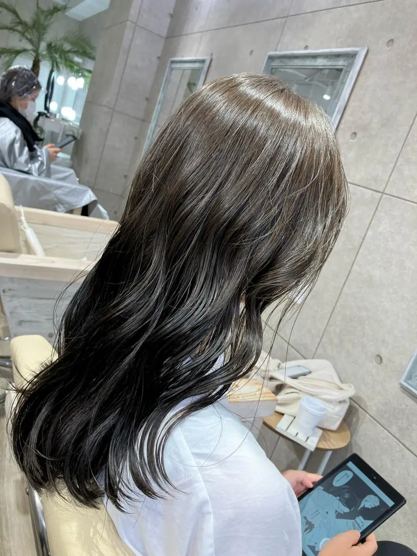 セミロング アッシュ 中野 雄也のヘアスタイル