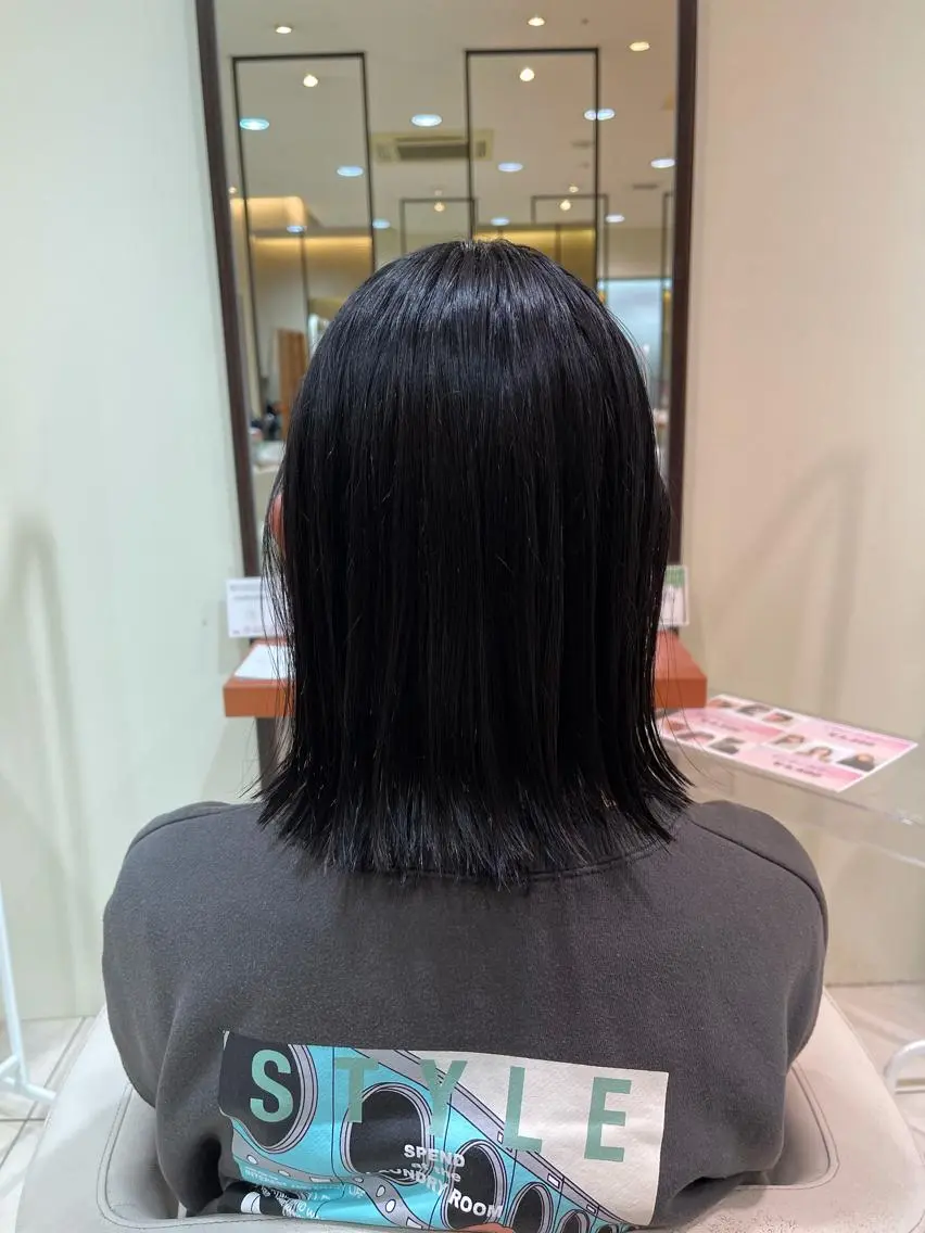ミディアム カラー 黒髪 ブルーカラー ブルーブラック カネヒラ リョウスケのヘアスタイル