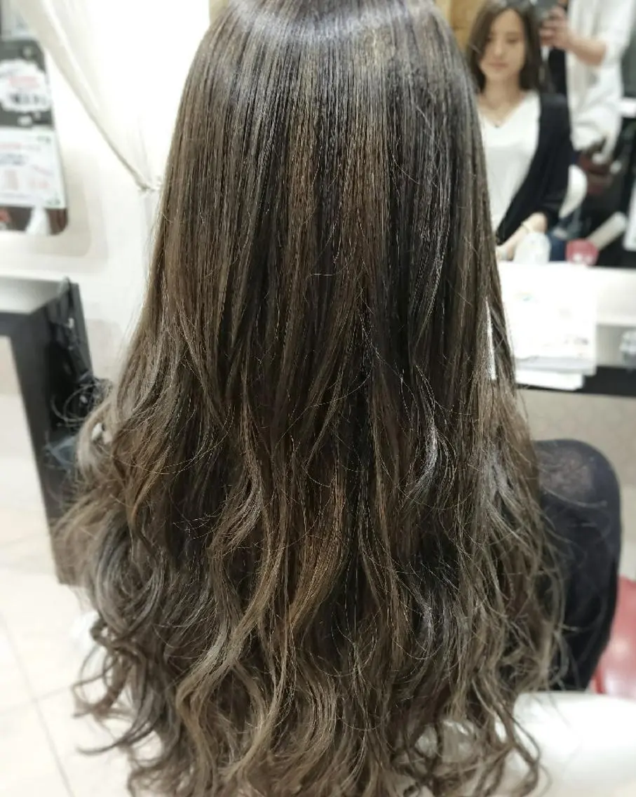 ロング カラー ブリーチ ハイライトカラー 外国人風カラー ハイライト 秋山 幸太のヘアスタイル