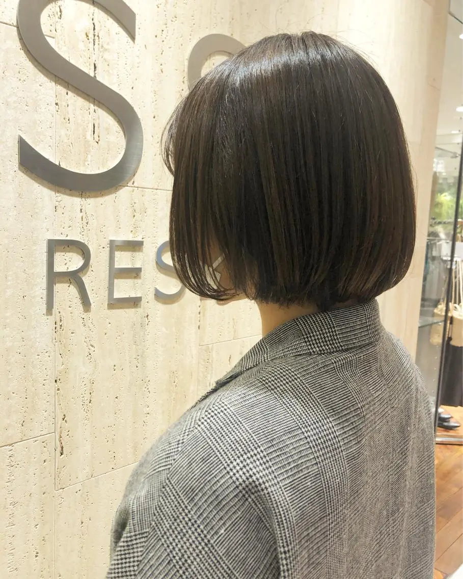ショート カラー グレージュ オリーブグレージュ オリーブグレー カット ヘアカラー 高橋 芽衣のヘアスタイル