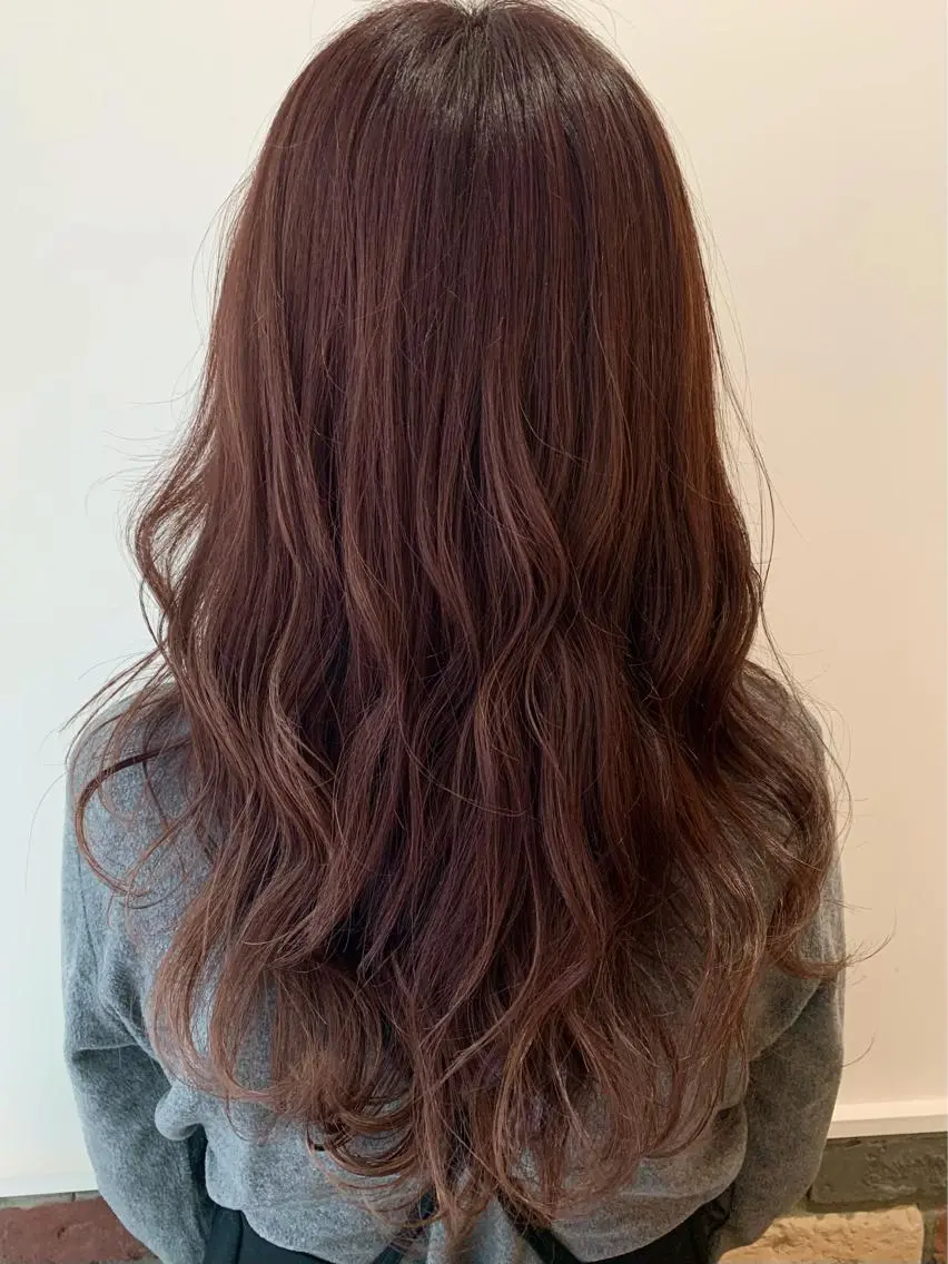 ロング 透明感カラー 🩶🩵🩷AIRIのヘアスタイル