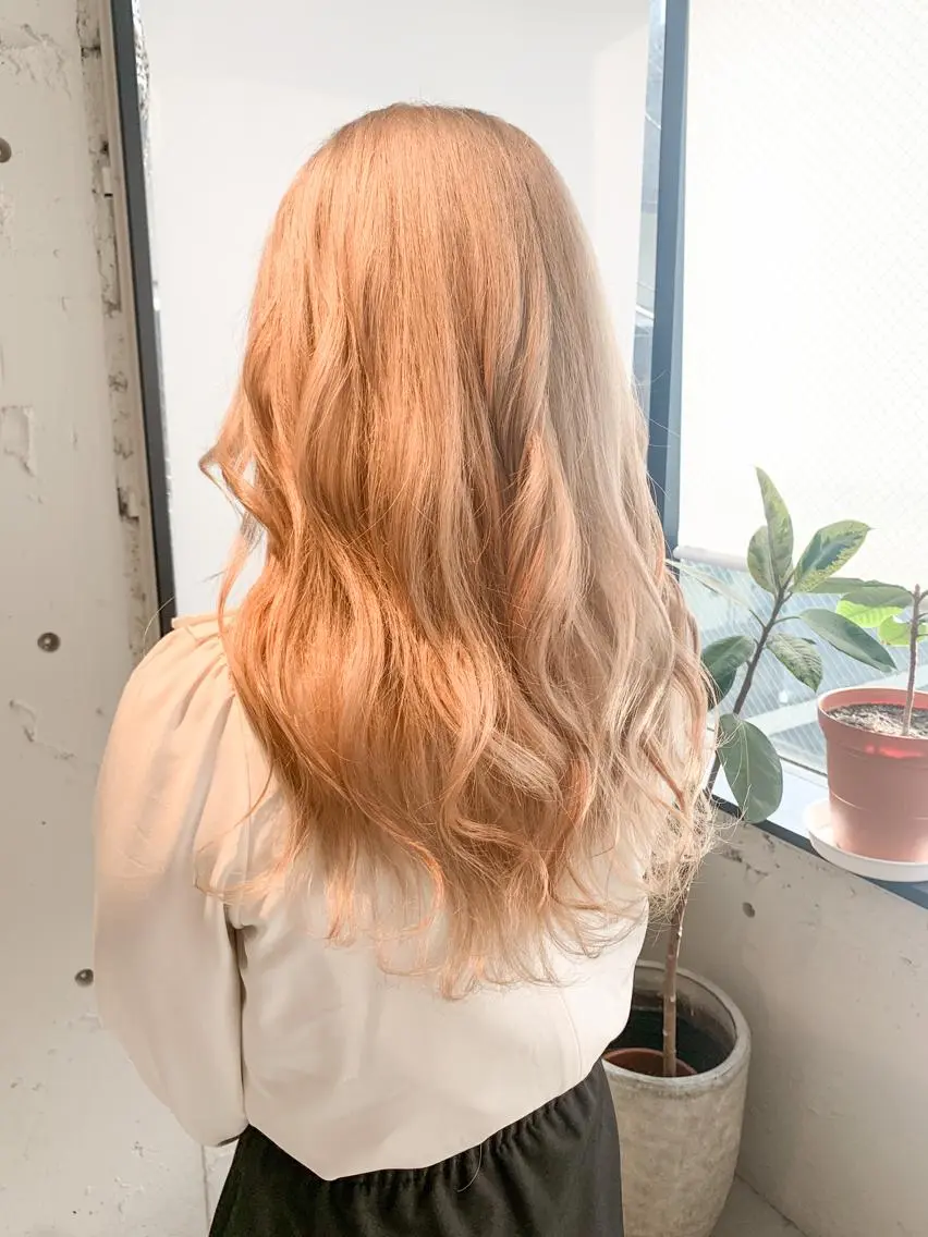 ロング カラー ヘアアレンジ ブリーチ ヘアカラー トリートメント yuka .のヘアスタイル