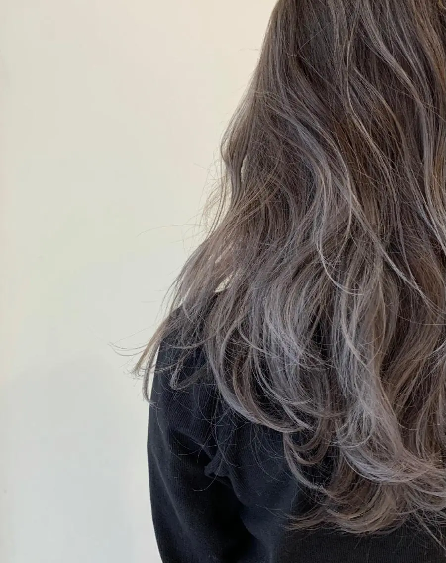 ロング カラー 🍋透け感カラー🍃 オリーブ🍐Kahoのヘアスタイル