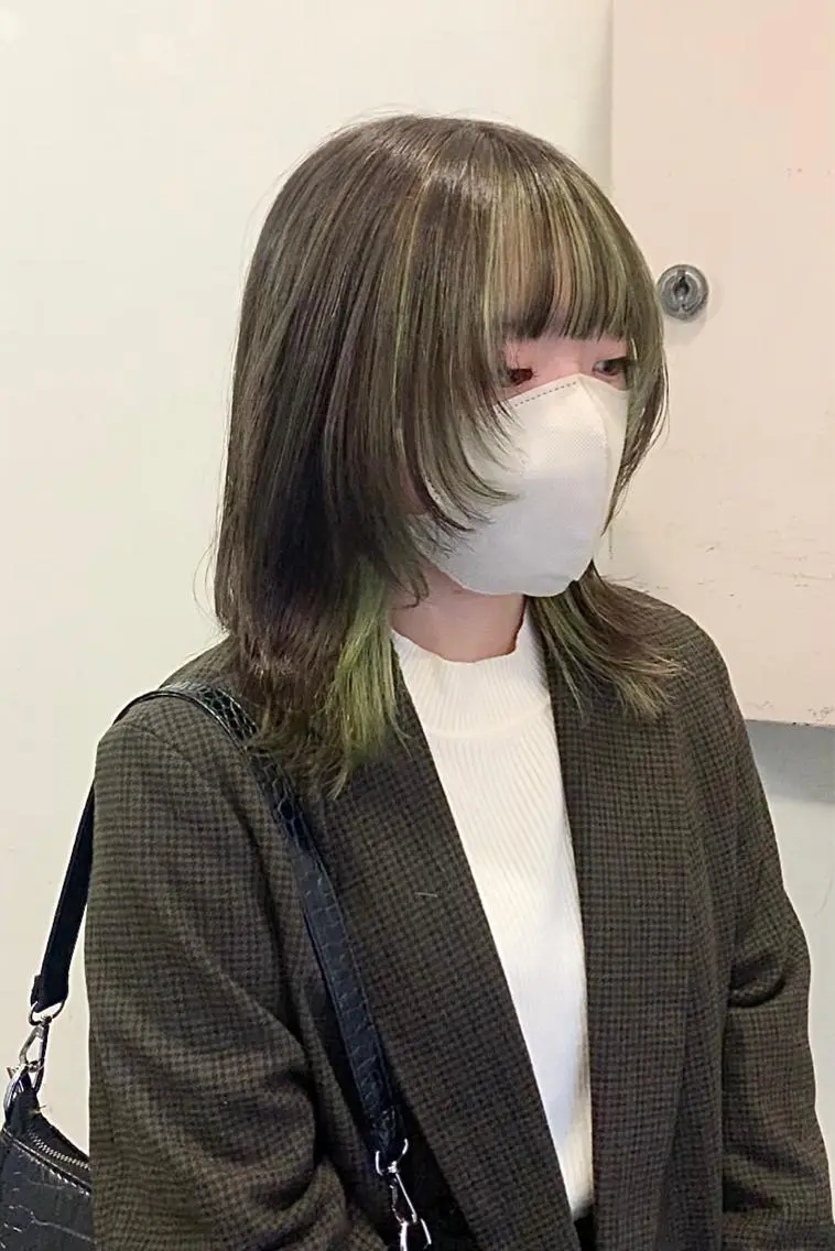 ロング カラー パーマ ヘアアレンジ メンズ キッズ ネイル マツエク・マツパ アイブロウ 成人式 切りっぱなしボブ ショートボブ 子どものヘアアレンジ メンズブリーチ 🦕ウルフカット 🦕akihoのヘアスタイル