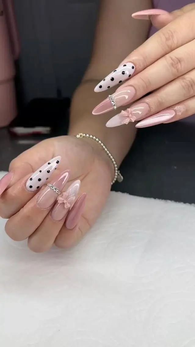 ネイル 長さ出し フラワーネイル 韓国ネイル 持ち込み ワンホンネイル ハンドネイル Rina Nail.Novaのネイルデザイン
