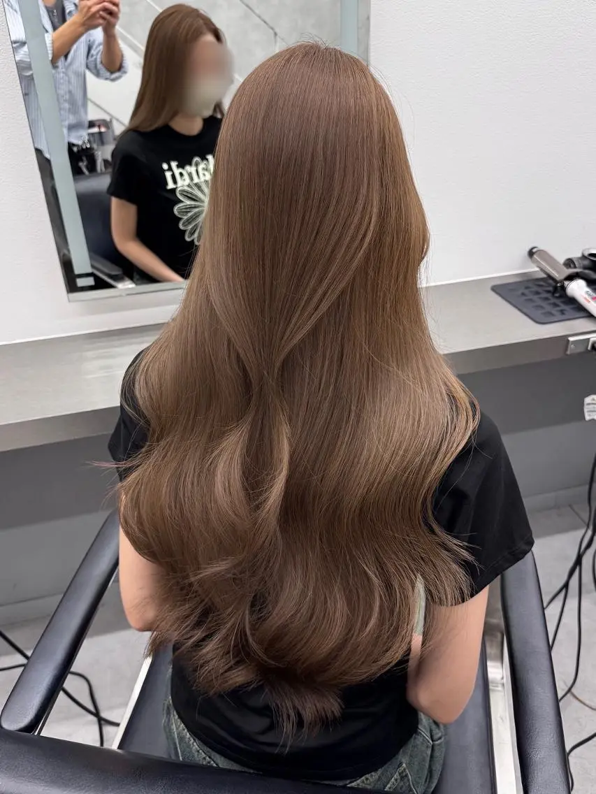 セミロング レイヤーカット ヘアカラー トリートメント レイヤー/艶カラー FOCUSJAPANのヘアスタイル