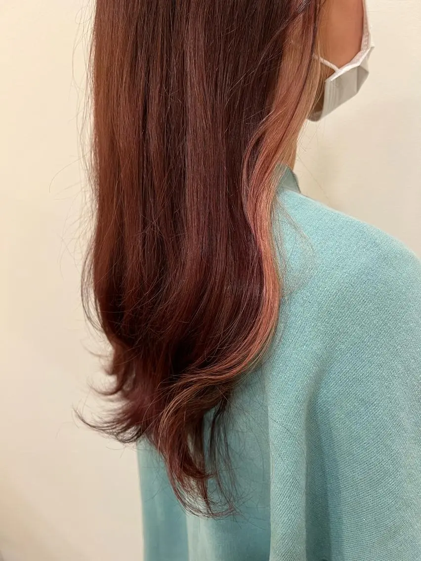 ロング カラー イヤリングカラー ヘアカラー 今田 飛奈のヘアスタイル
