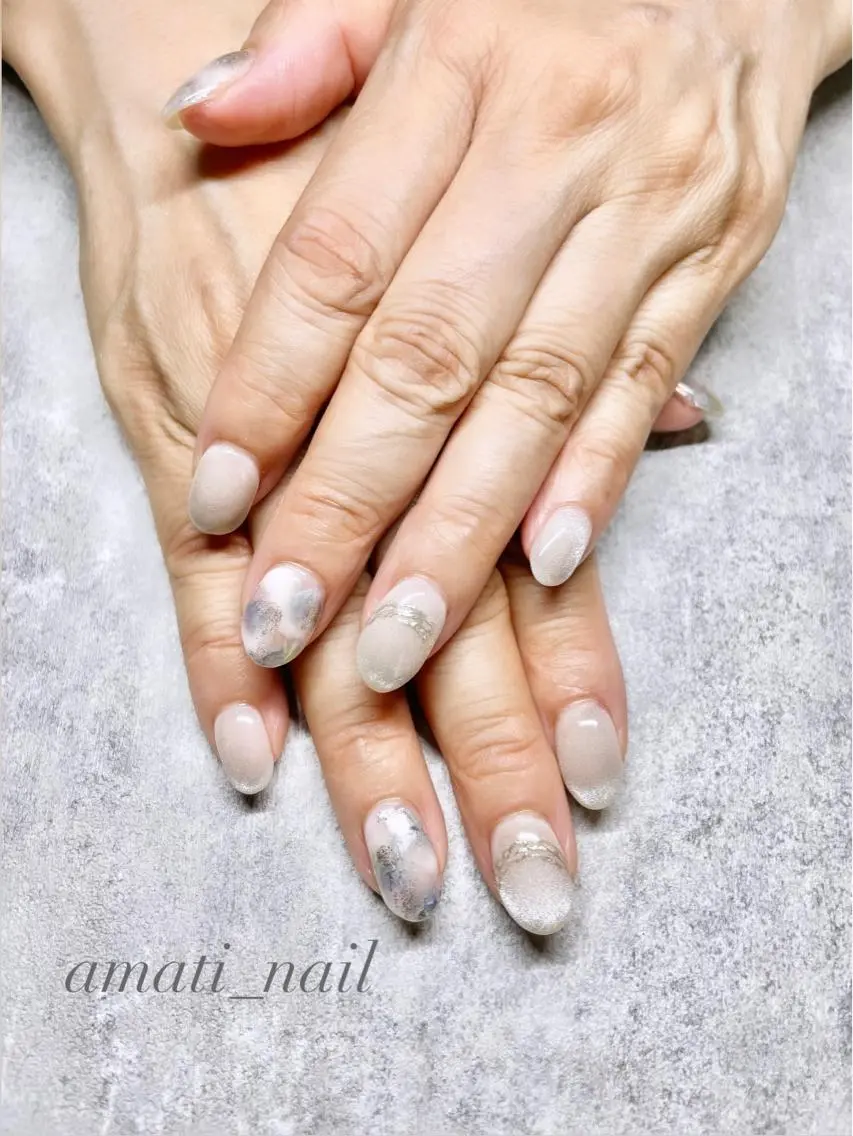 ネイル マグネットネイル ミラーネイル ニュアンスネイル ワンカラーネイル 春ネイル ハンドネイル amati_nail TAKAKOのネイルデザイン