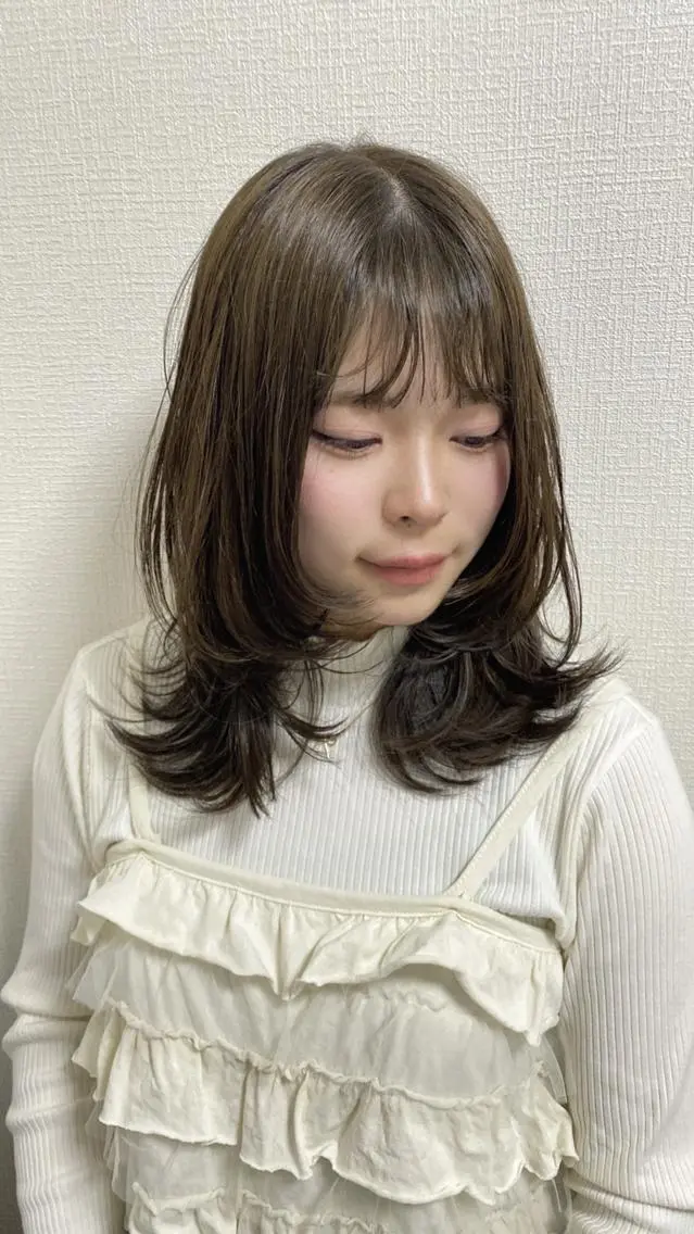 ミディアム 顔周りカット レイヤーカット 似合わせカット ウルフカット ️🫧透明感カラー& 髪質改善🎀いさきのヘアスタイル