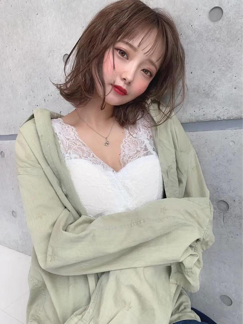 ミディアム カラー 大人っぽ韓国レディ レイヤー🤍渋谷のヘアスタイル