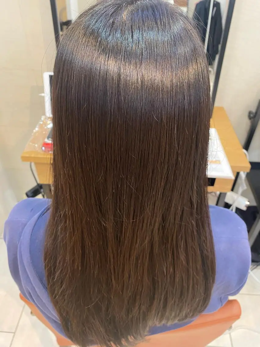 ロング あやめ【顔まわり/レ イヤー/柔らかカラ】のヘアスタイル