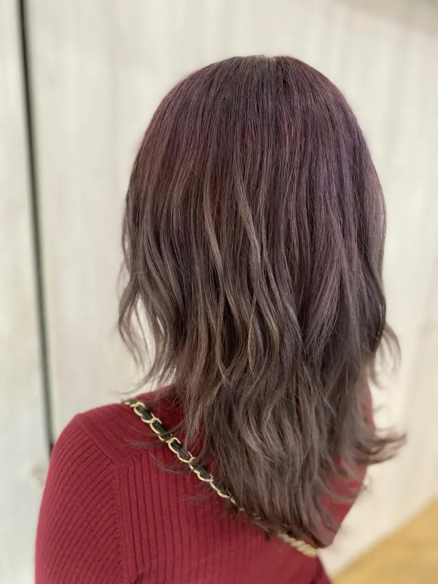 セミロング カラー ヘアアレンジ グレージュ パープルカラー パープルグレージュ カット トリートメント 松井 敬太郎のヘアスタイル