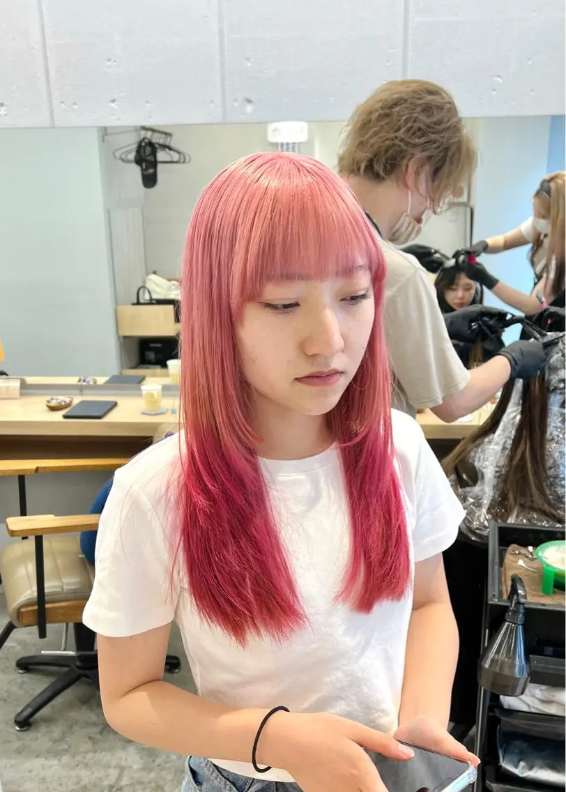 ロング カラー ブリーチ毛の縮毛矯正 ハイトーン/岡本智樹のヘアスタイル