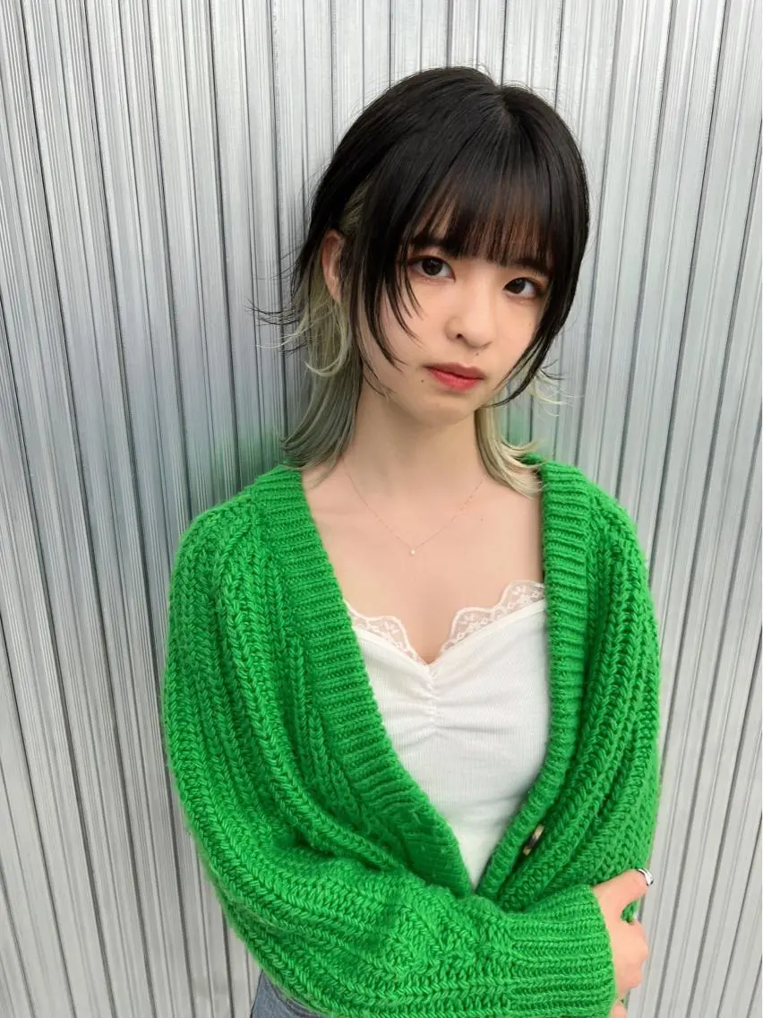 ミディアム ウルフカット 小倉 浩士のヘアスタイル