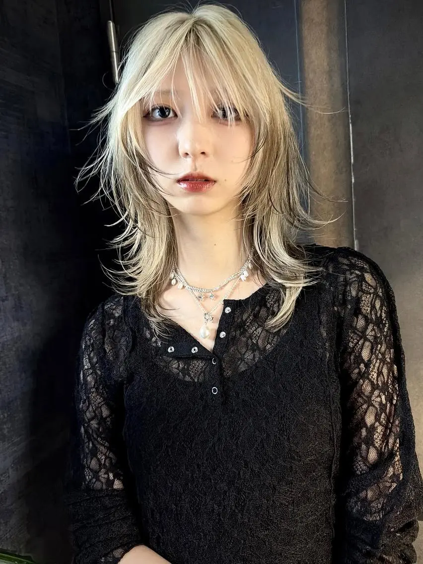 ミディアム カラー レイヤーカット ウルフカット カット ヘアカラー トリートメント ウルフレイヤー/ 中性ウルフ/タカハシのヘアスタイル