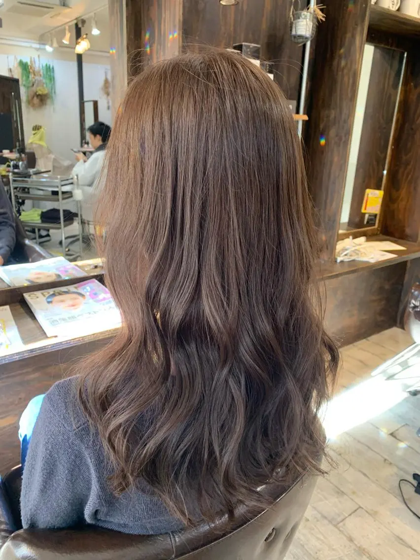 セミロング カラー イルミナカラー トリートメント LoRE hair 四条河原町　西尾友里のヘアスタイル