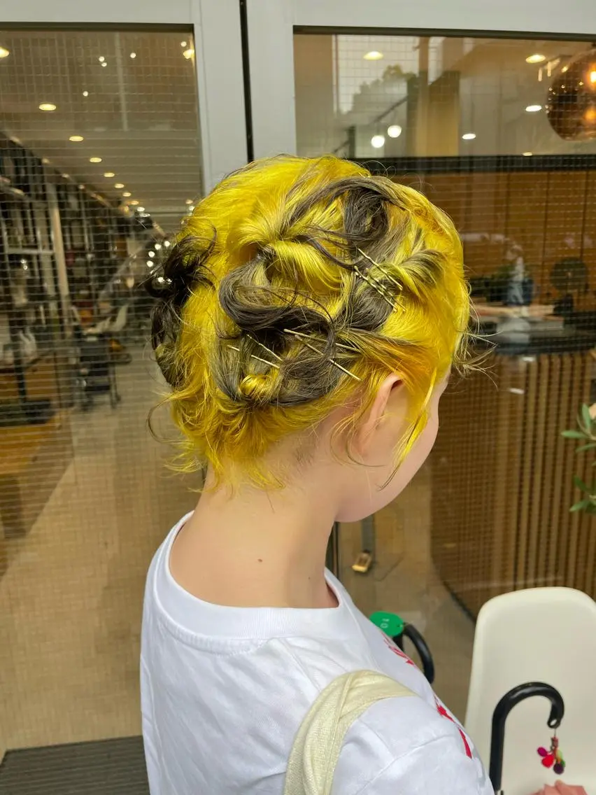 ショート カラー ヘアアレンジ しの　ゆきの THE REMMYのヘアスタイル