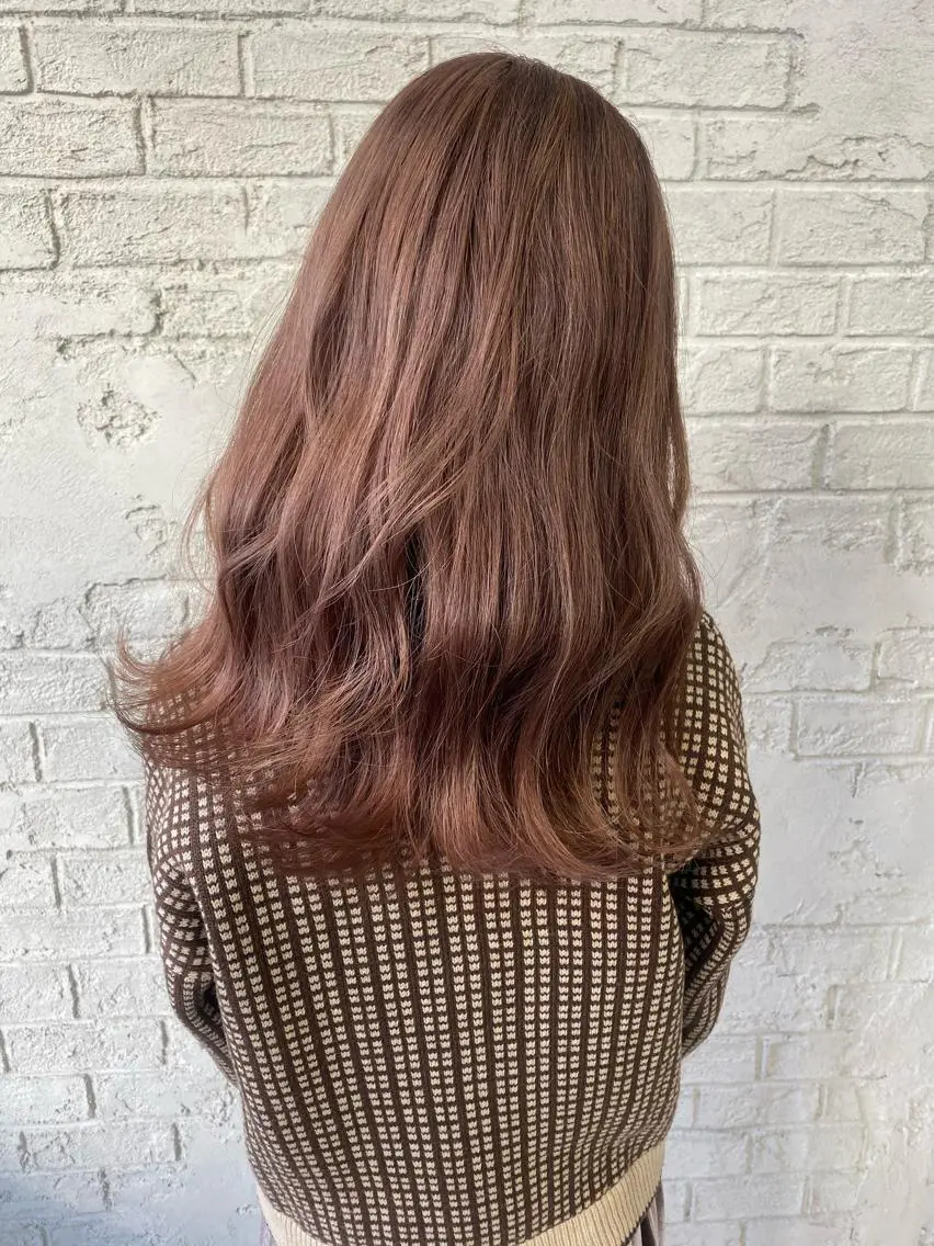 ロング カラー オリーブ/アッシュ やわらか透明感カラーのヘアスタイル