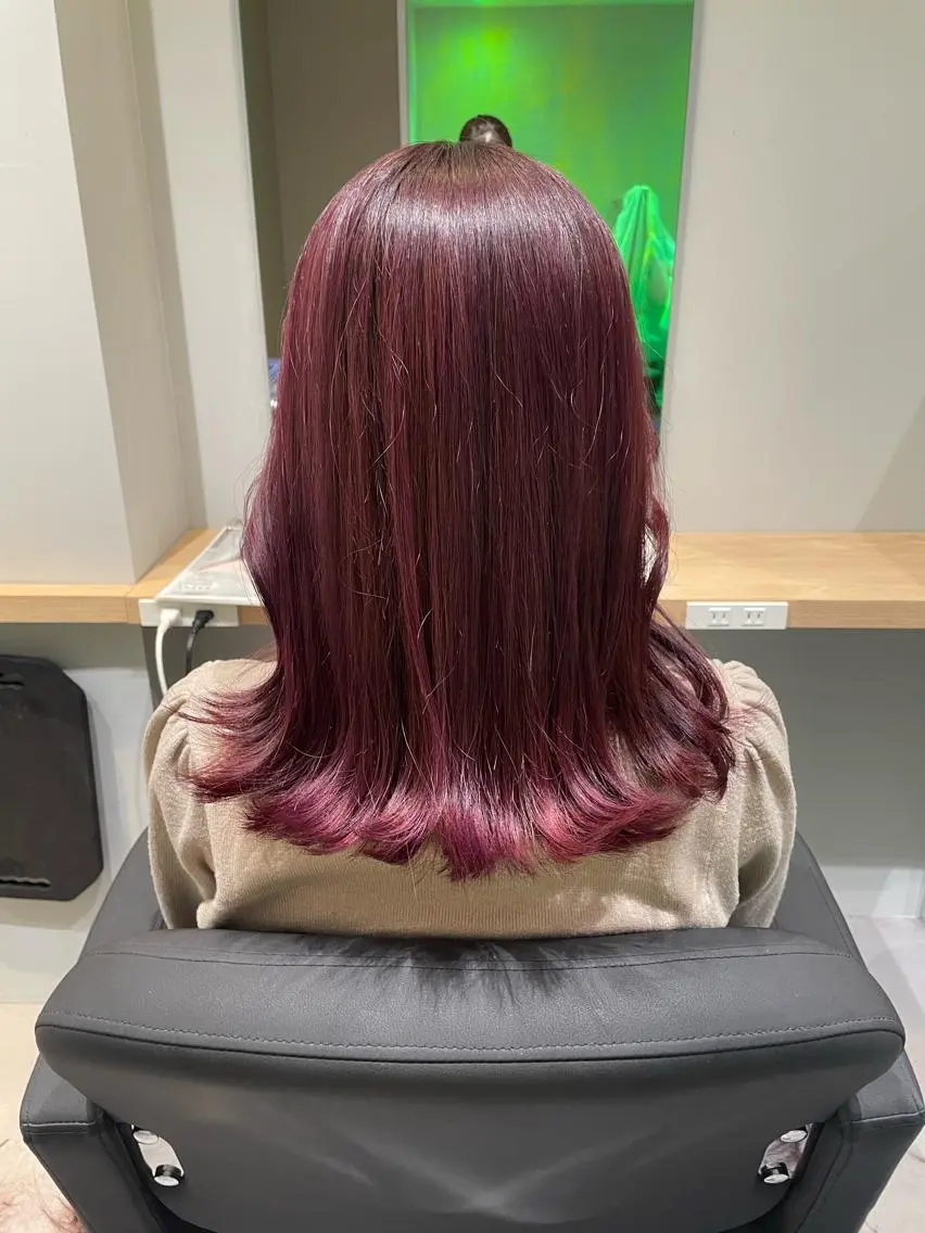 ミディアム カラー ブリーチ カシス ピンクカラー バイオレットカラー カット ヘアカラー 髪質改善/透明感カラ ー/Ayana 🍒のヘアスタイル