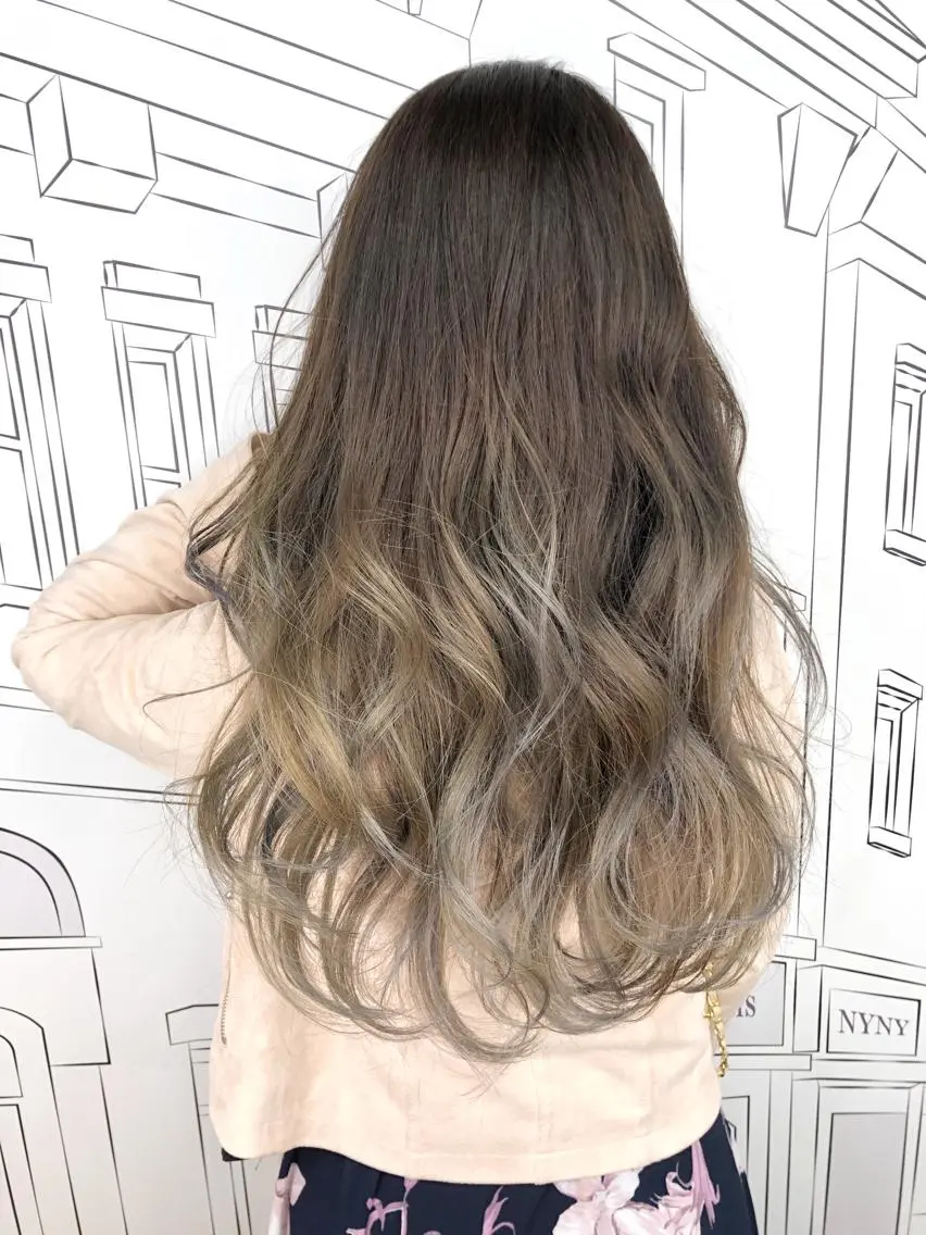 セミロング カラー グラデーションカラー レイヤー⭐️カラー ⭐️平川雅史のヘアスタイル