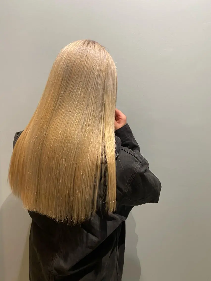 ロング カラー 美髪ストレート 川本雄己のヘアスタイル