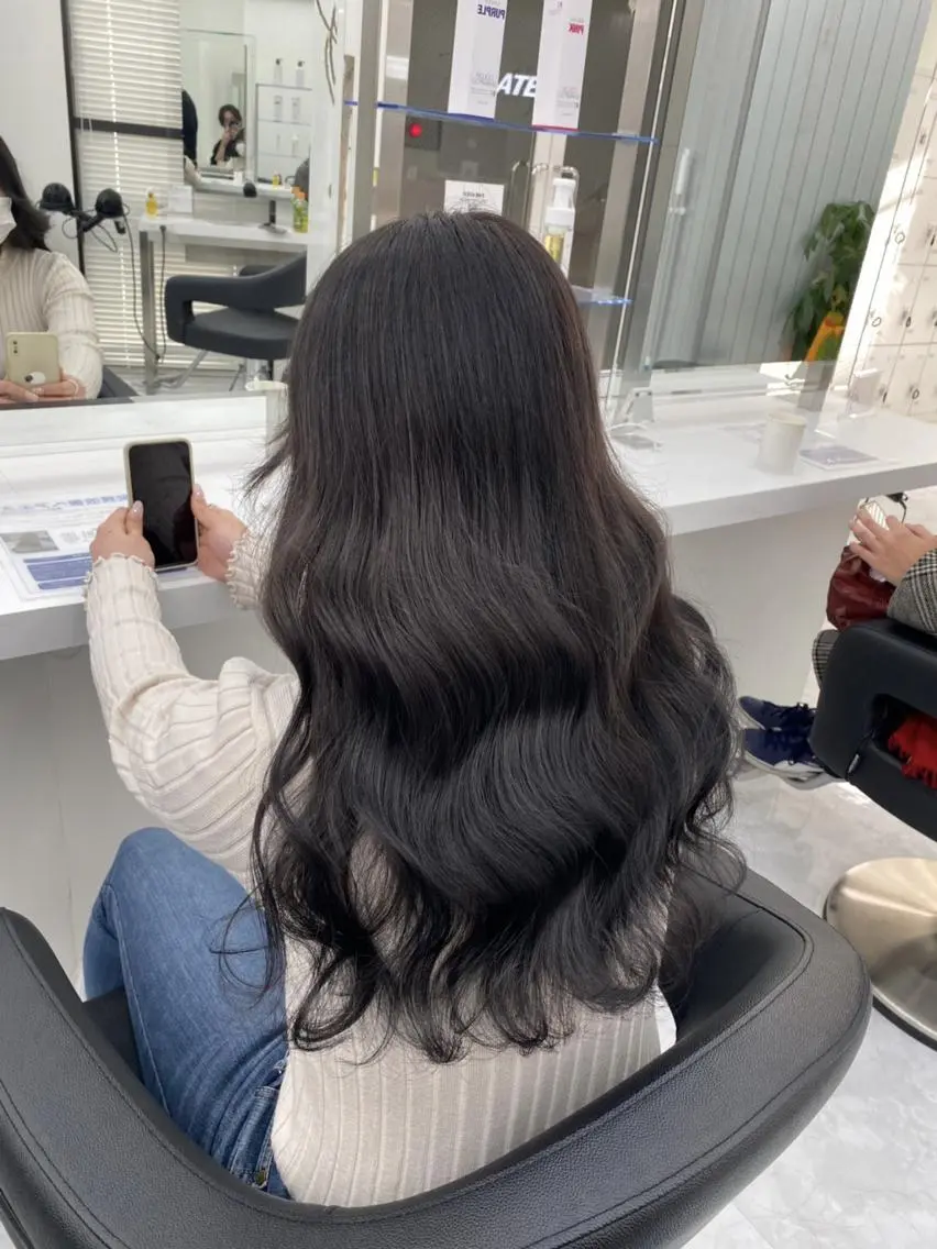 カラー ロング ウルフカットマスター みつきのヘアスタイル